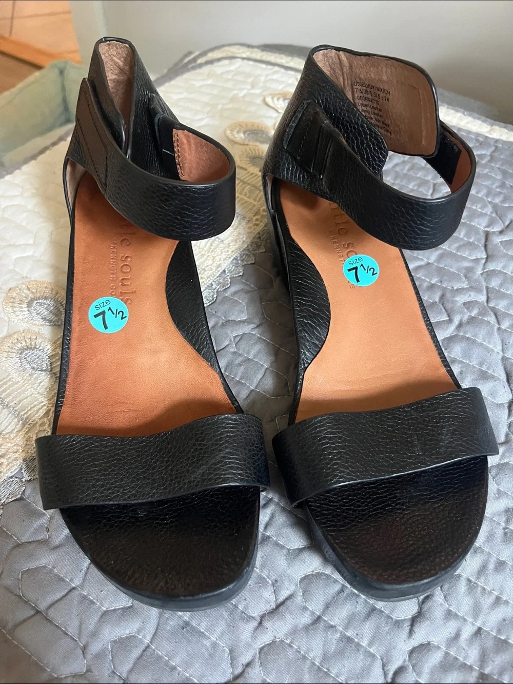 Gentle Souls by Kenneth Cole Leather wedge black sz 71/2